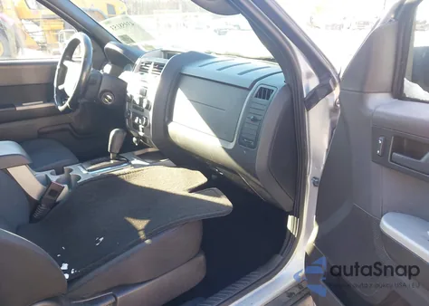 2011 Ford Escape Xlt z USA, uszkodzony, nr VIN 1FMCU9D73BKB50619